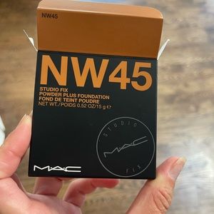 STUDIO FIX POWDER PLUS FOUNDATION NW45
